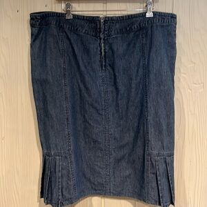 Cj Banks 100% cotton jean skirt with side pleats size 18 W